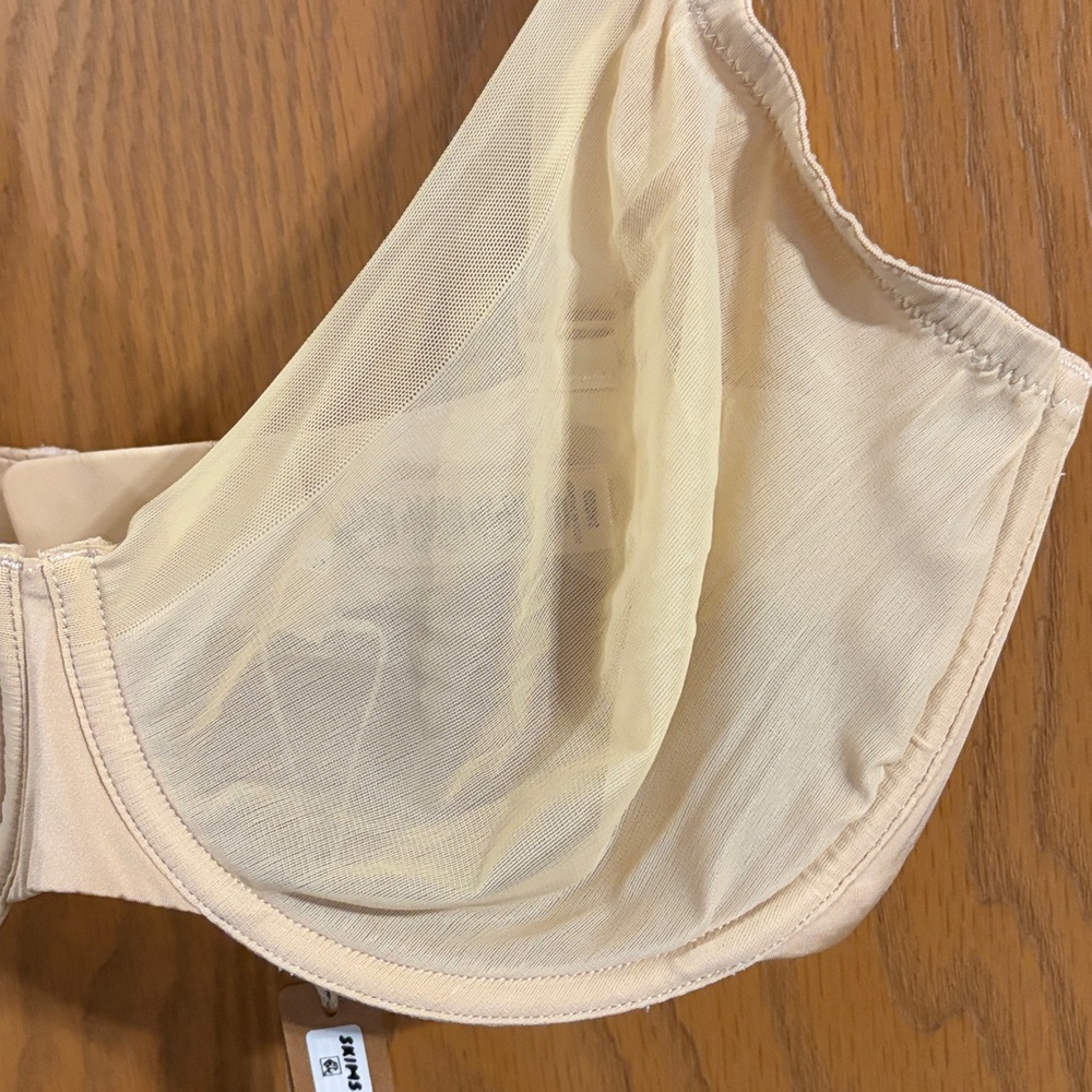 SKIMS NEW Sand Women’s No Show Unlined Molded Demi Bra 34DDD - Picture 4 of 10